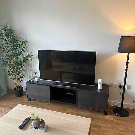 Entire 2 Bedroom Flat London Exterior photo