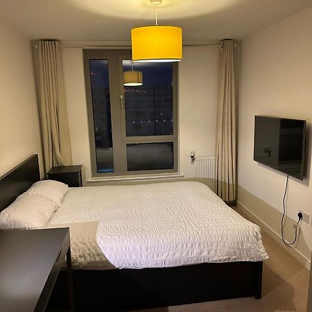 Entire 2 Bedroom Flat London Exterior photo